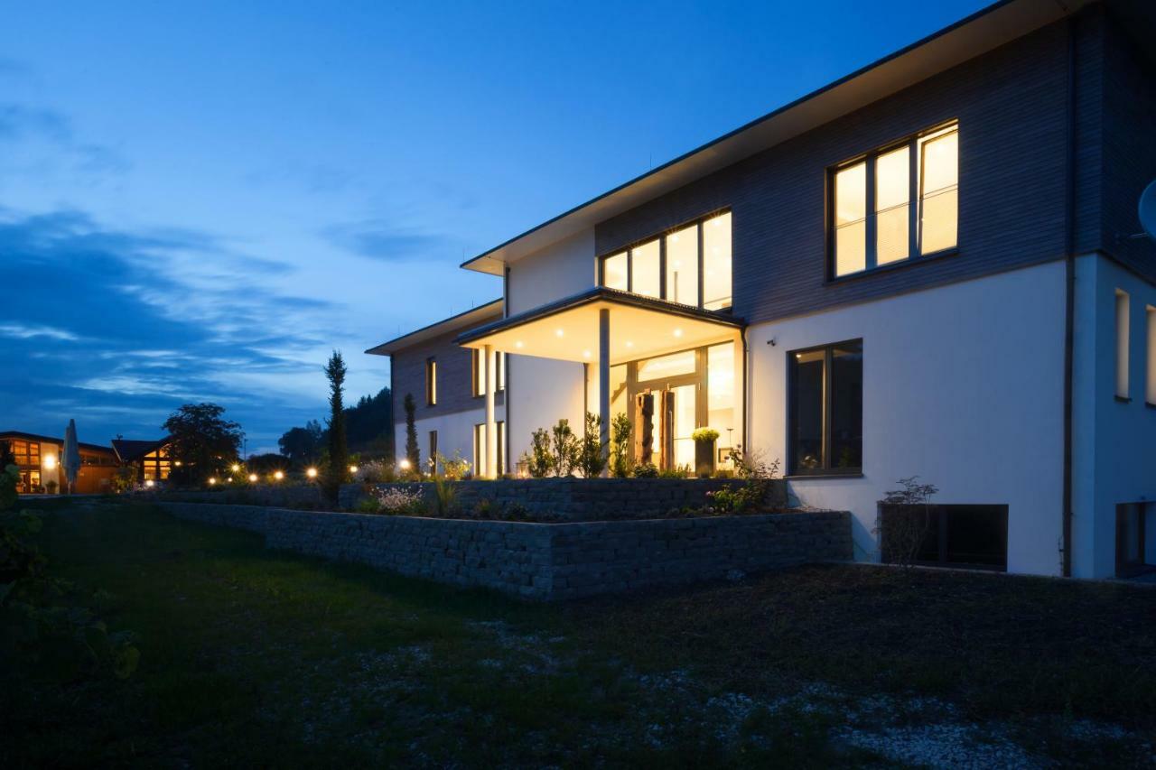 Weinvilla Vollmayer Hilzingen ภายนอก รูปภาพ
